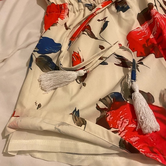 Worn once! Stunning romper, flattering fit… - Picture 3 of 3